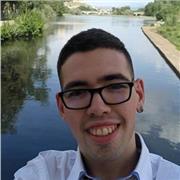 Puedo dar clases de lengua, tanto catalana como castellana, a todas las edades. Graduado en la UB en Comunicación